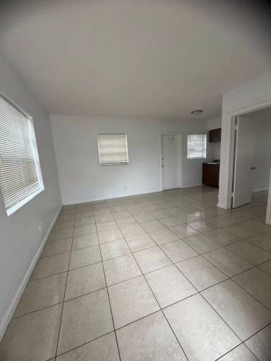 Main picture of 113 SW 5 113-1 Ct