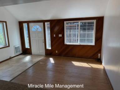 Main picture of 195 Melville Ave
