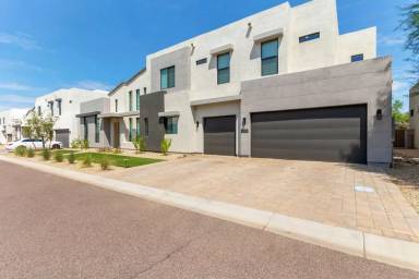 Main picture of 10928 E North Ln