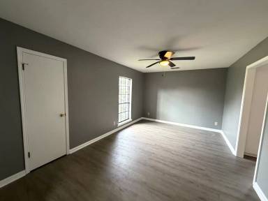 Main picture of 6074 Little Ln