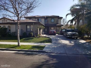 Main picture of 2423 S Creekside Dr