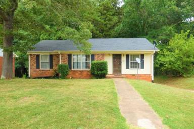 Main picture of 325 Willow Oaks Dr