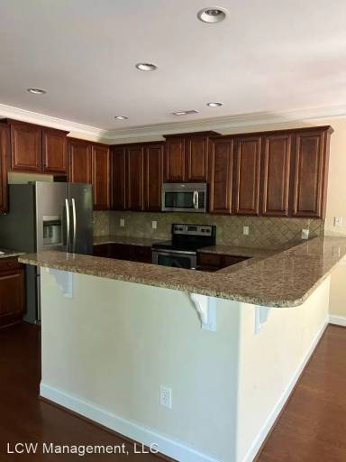 Main picture of 5004 Wyngate Village Dr