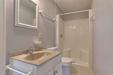 Main picture of 333 W Main Ave