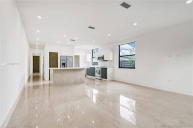 Main picture of 2877 SW 33rd Ave