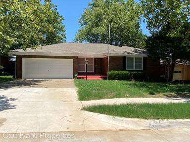 Main picture of 3317 NW 62nd St