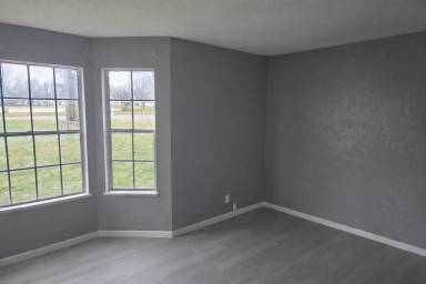 Main picture of 401 N East Ave