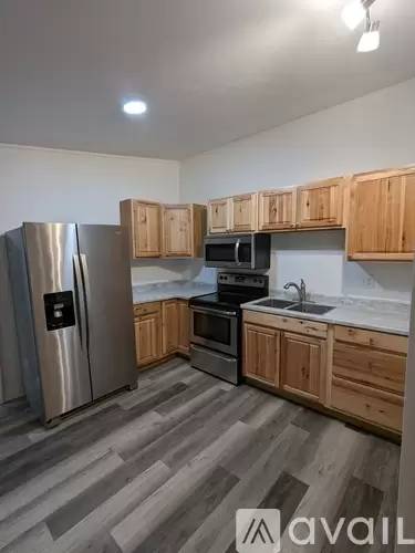 Main picture of 2233 Hall Ave