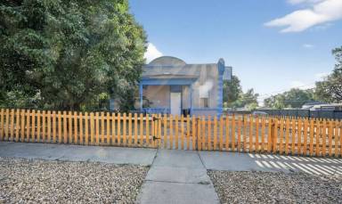 Main picture of 2500 Eaton St