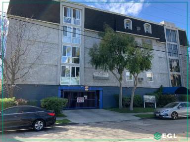 Main picture of 1330 N Bush St