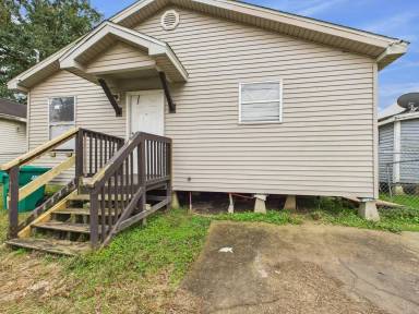 Main picture of 615 Walker Rd