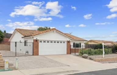 Main picture of 726 Honeydew Ln