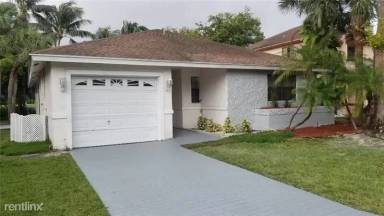 Main picture of 31 SW 94th Ter