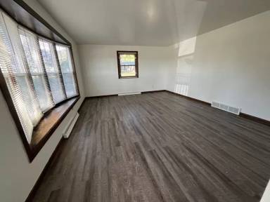 Main picture of 892 Marvelle Ln