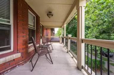 Main picture of 4830 Commonwealth St