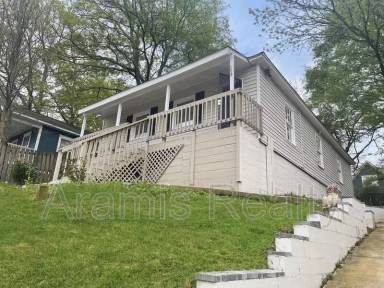 Main picture of 120 Park Ave SE