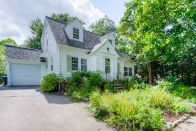 Main picture of 16 Saxon Rd