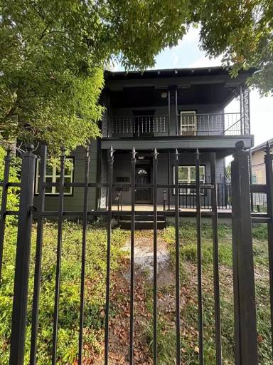 Main picture of 6716 Sherman St