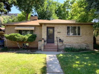 Main picture of 2305 East St