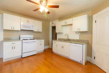 Main picture of 5630 Jackson St