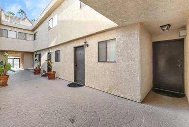 Main picture of 5240 Whitsett Ave