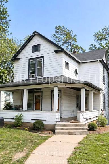 Main picture of 319 N 1st St