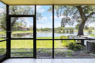 Main picture of Island Club At Coral Springs