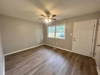 Main picture of 195 Gladiola Dr
