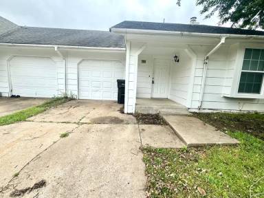 Main picture of 1403 W Madison St