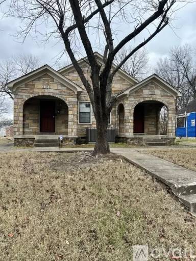 Main picture of 1101 College St