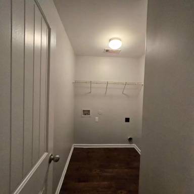 Main picture of 5023 Acorn Dr