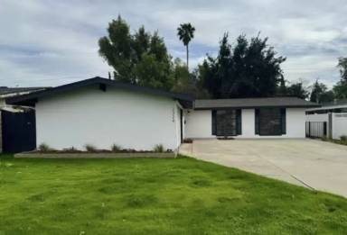 Main picture of 2324 W Palm Ave