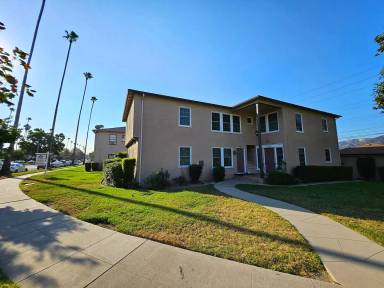 Main picture of 1042 W Glenoaks Blvd