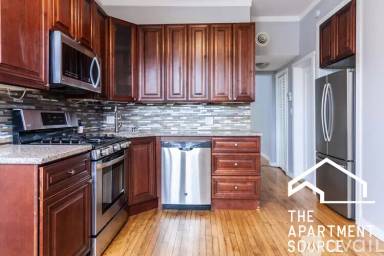 Main picture of 2112 W Division St