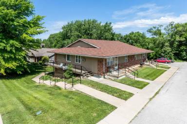 Main picture of 8 Wallingford Dr