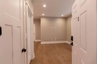 Main picture of 3256 N Monticello Ave