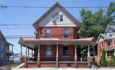 Main picture of 207 N Catherine St