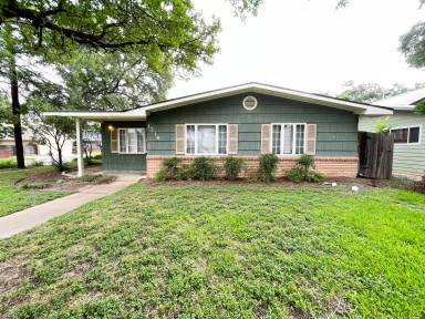 Main picture of 1718 Richcreek Rd
