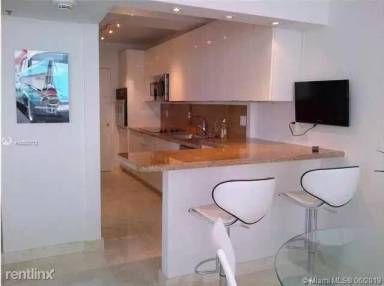 Main picture of 100 Lincoln Rd