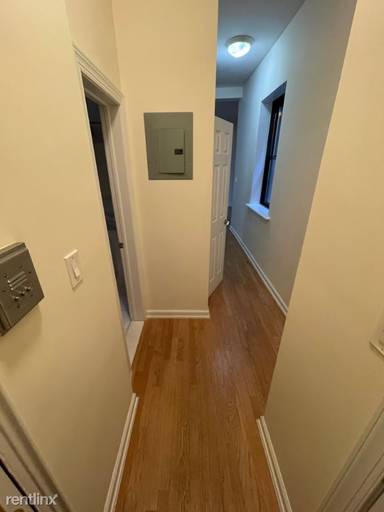 Main picture of 212 Grand St
