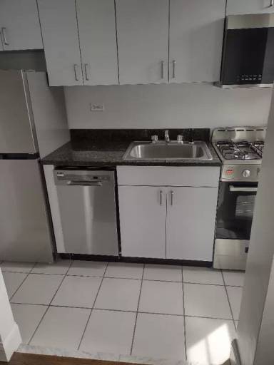 Main picture of 80 Cranberry St