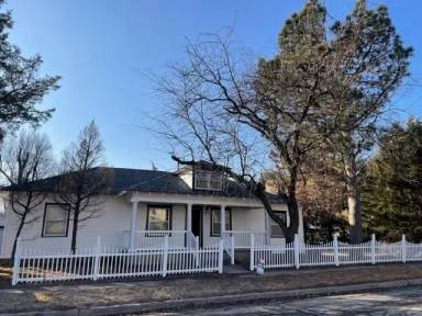 Main picture of 207 E 1st Ave
