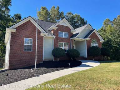 Main picture of 8 White Leaf Dr