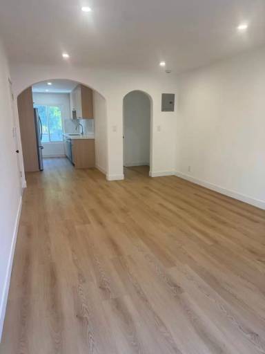 Main picture of 1254 N Orange Grove Ave