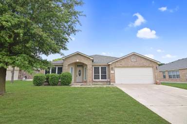 Main picture of 613 Weeping Willow Dr