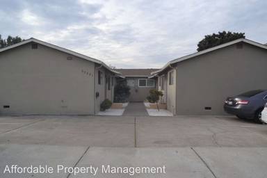 Main picture of 37221 Cedar Blvd