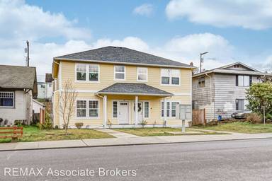 Main picture of 3323 Hoyt Ave