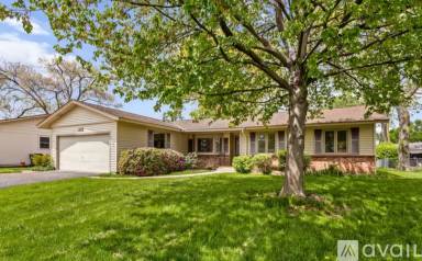 Main picture of 112 Braemar Dr