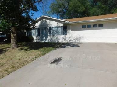 Main picture of 450 Seminole Ct