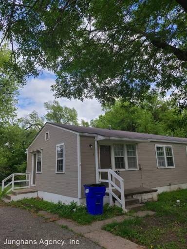 Main picture of 5 Lincoln Cir